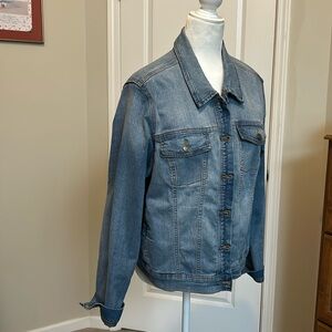 Social Standards by sanctuary light-medium wash 
Jean Jacket. Size XL.